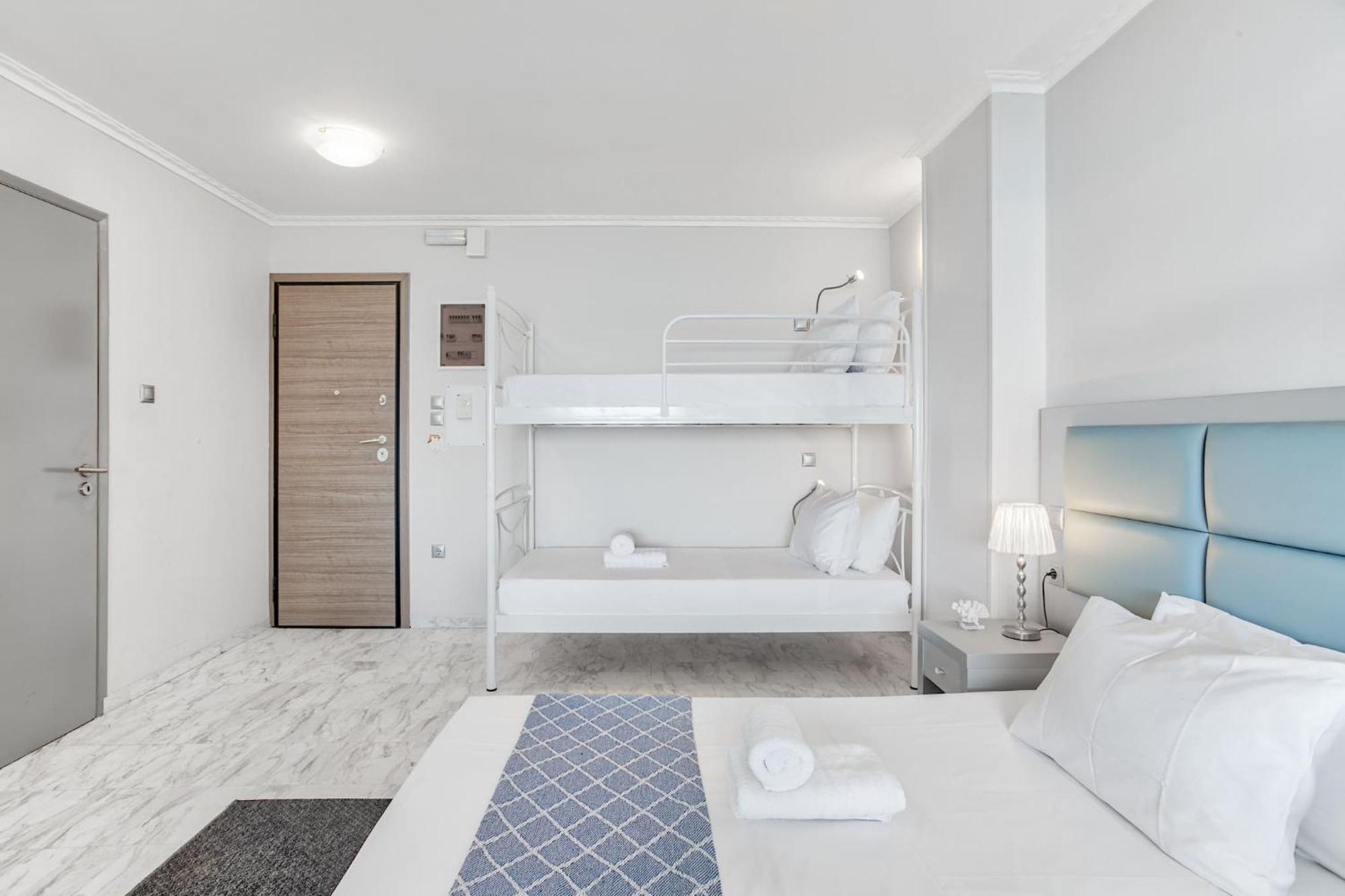 Modern Seaside Oasis In Pireas, Seaview & King Bed Pireu Exterior foto